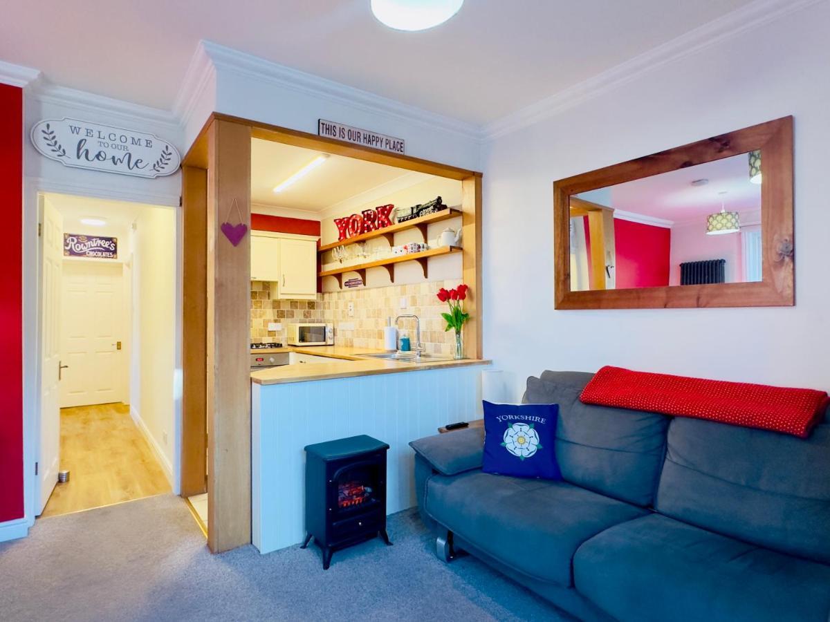 Cosy Victorian Apartment - Central York Buitenkant foto